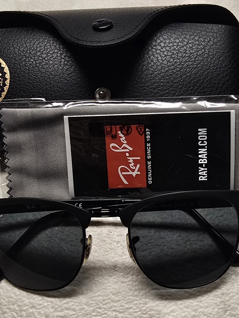 Ray-Ban Men's Black Round Sunglasses - Classic UV Protection